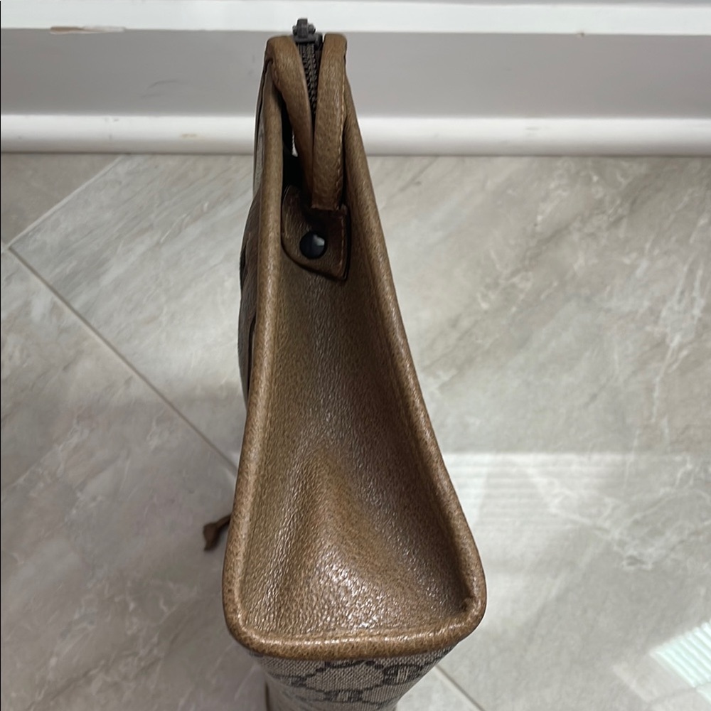 Gucci Brown and Tan Toiletry Bag with Iconic GG Monogram vintage - Picture 4 of 12